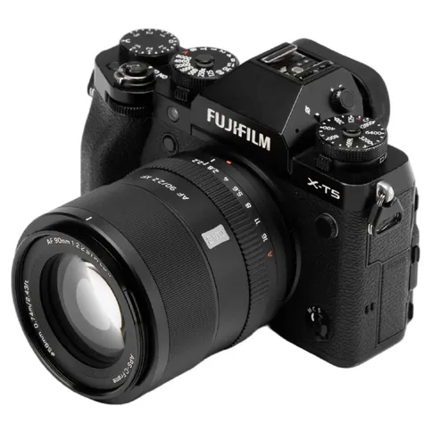 7_Viltrox_AF_90mm_f2.2.jpg