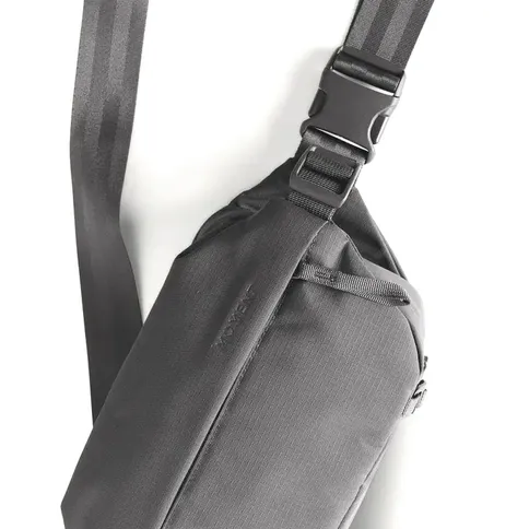 Moment-Fanny-Sling-2L-V3-gray_4.jpg