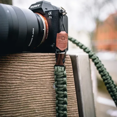 C-Rope-Traveler-camera-strap-Military-Olive-125cm-Paracord_2.jpg