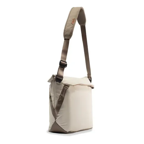 Peak-Design-Everyday-tote-15L-V3-bone_2.jpg