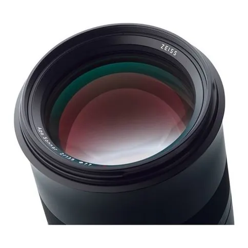 zeiss-milvus-135mm-f-2-0-canon-outlet-3.jpg