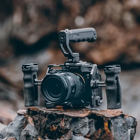falcam-quick-release-camera-cage-base-sony-a7m4-7.jpg