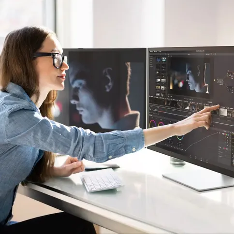 Alogic-Clarity-32-UHD-4K-monitor-65W-PD-Touch-Screen_8.jpg