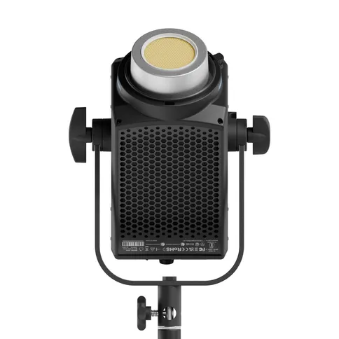 Nanlite-FS-300C-LED-RGBW-Spot-Light_6.jpg