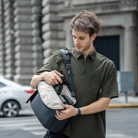 PGYTech-OneGo-Air-Backpack-20L-Obsidian-Black_6.jpg