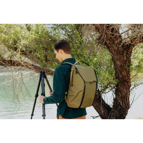 Everyday_Backpack_30L_Kelp_6.jpg