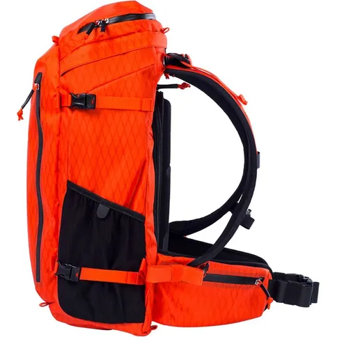 F-Stop-Kashmir-2-AIR-33L-Backpack-Female-Torso-Version-Magma_3.jpg