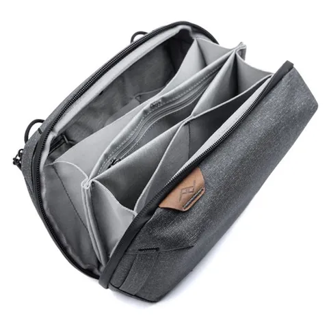 Peak-Design-Tech-Pouch-V2-charcoal_2.jpg