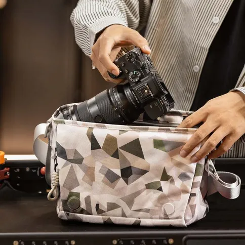 7_Smallrig_6045_creative_design_sling_bag.jpg