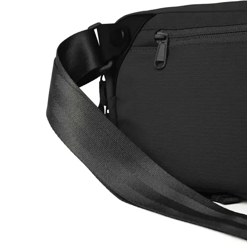 Moment-Switch-Sling-4L-black_3.jpg