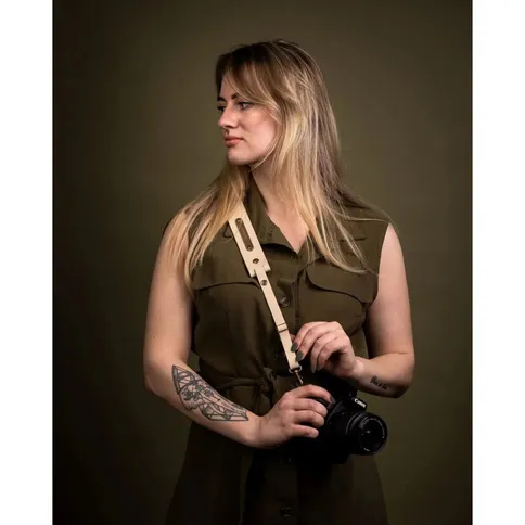 The-Hantler-Camera-Neck-strap-Ivory-Old-silver_6.jpg