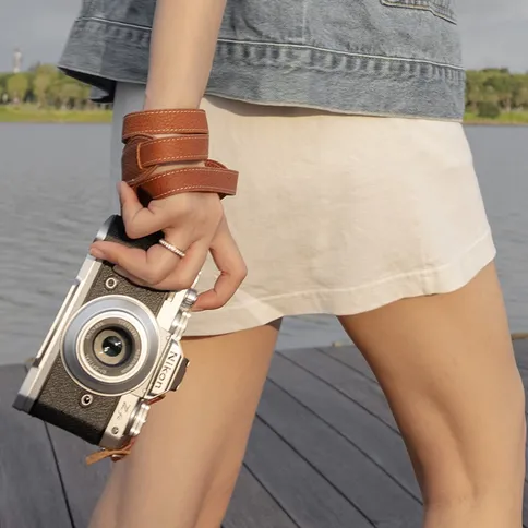 SmallRig_Leather_Camera_Neck_Strap_3485_5.jpg