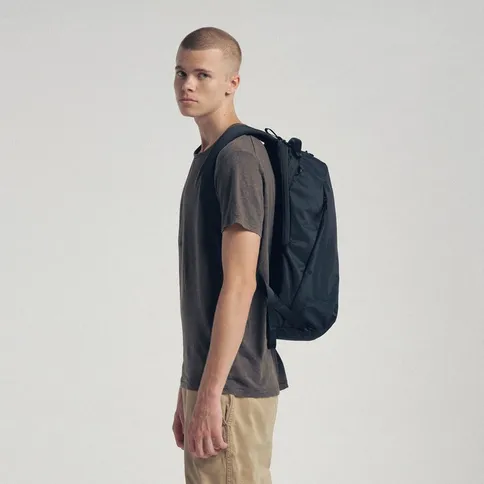 Urth-Norite-24L-Backpack-zwart_4.jpg