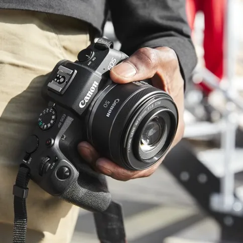 Canon_RF_50mm_F1.8_STM-09.jpg