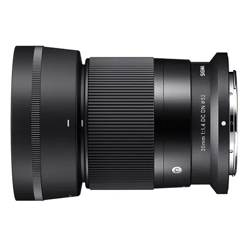 Sigma_30mm_f1.4_1.jpg