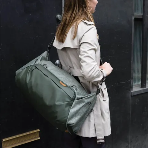 Peak-Design-Travel-duffel-35L-V2-sage_5.jpg