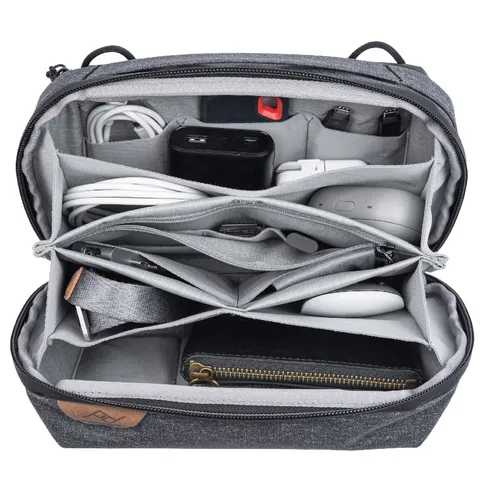 peakdesign_techpouch_grijs4.jpg