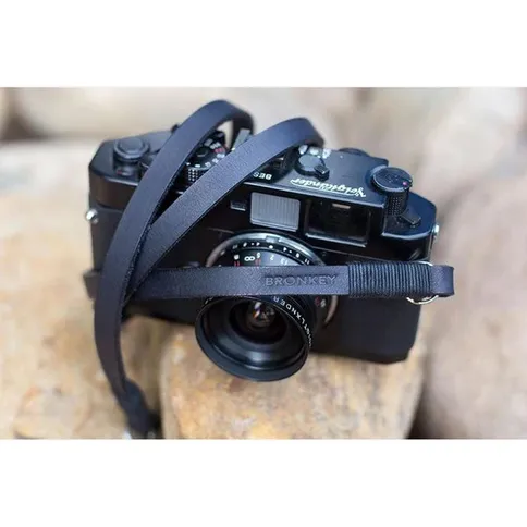 Bronkey-Tokyo-104-leather-camera-strap-black-110cm_2.jpg