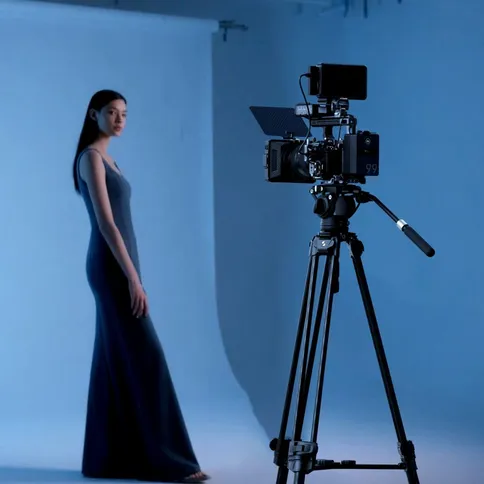 SmallRig-5201-AD-50-Max-Video-Carbon-Fiber-Tripod_8.jpg