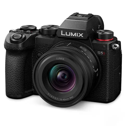 Panasonic-lumix-s5d-body-3.jpg