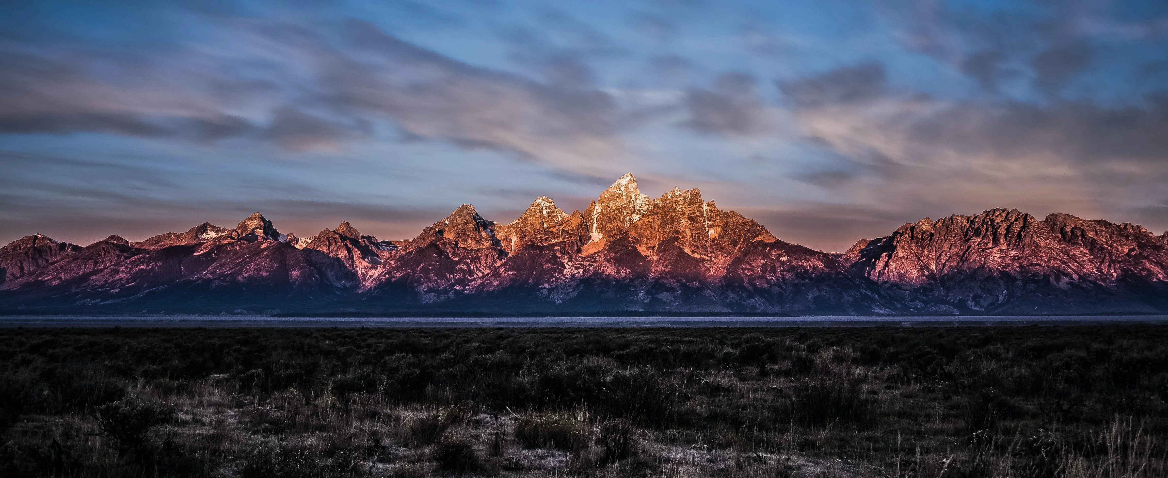 panorama fotografie mountains park.jpg