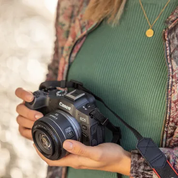canon-r8-beeld.jpg