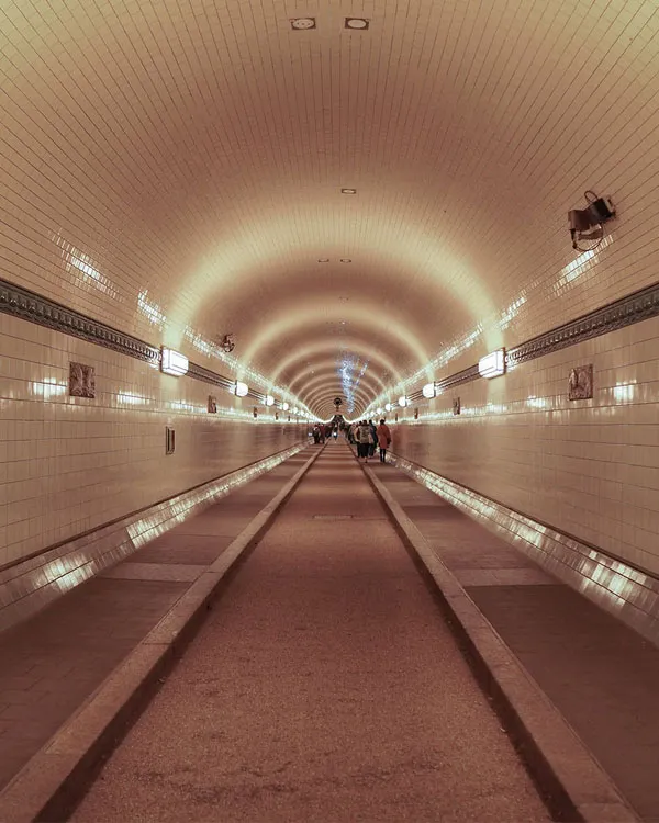 hamburg-12-alter-elbtunnel.jpg
