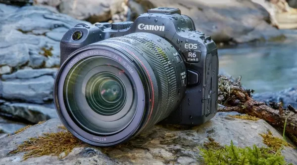 Canon EOS R6 Mark II.webp