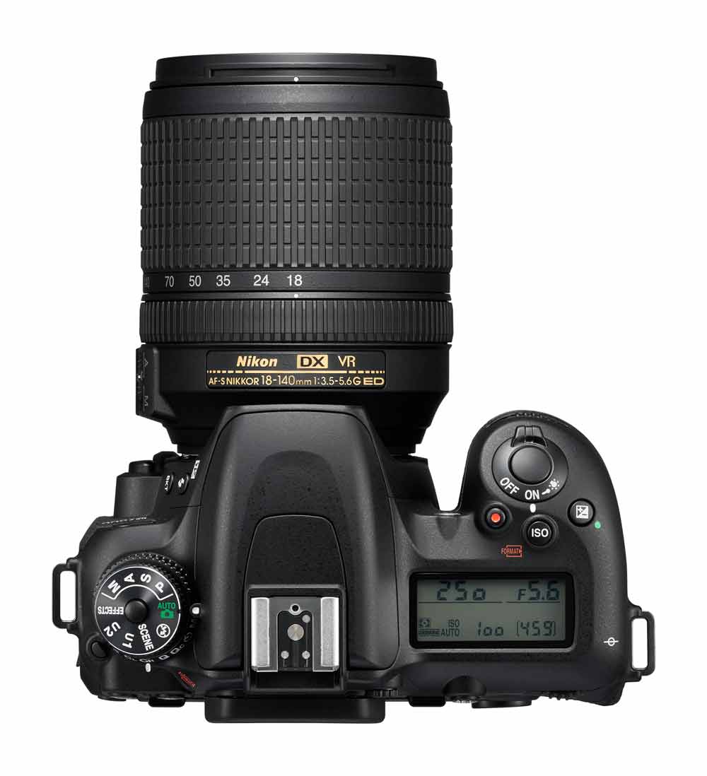 Nikon D7500 + AF-S 18-140mm VR