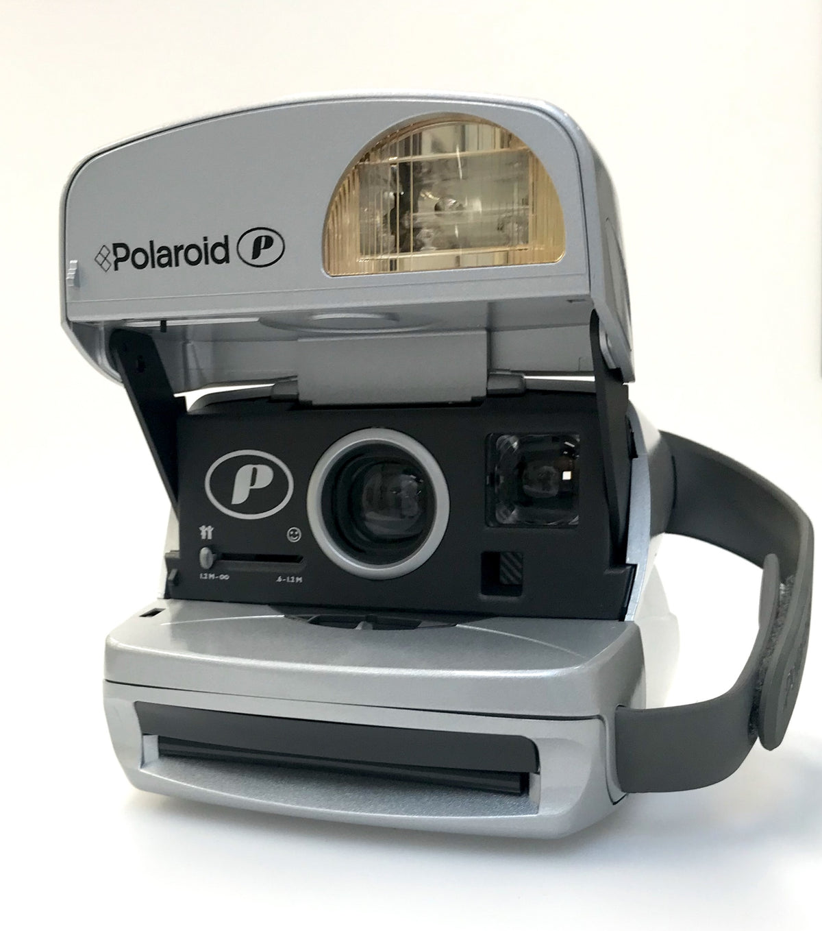 Polaroid Refurbished 600 Round Camera
