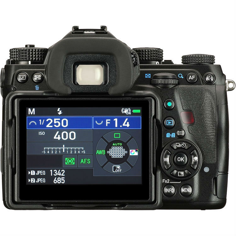 Pentax K-1 Mark II Kameragehäuse + 24-70mm F2.8 Objektiv