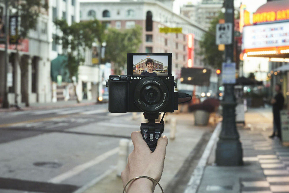 Sony A6100 Body black + 16-50mm f/3.5-5.6 PZ OSS II