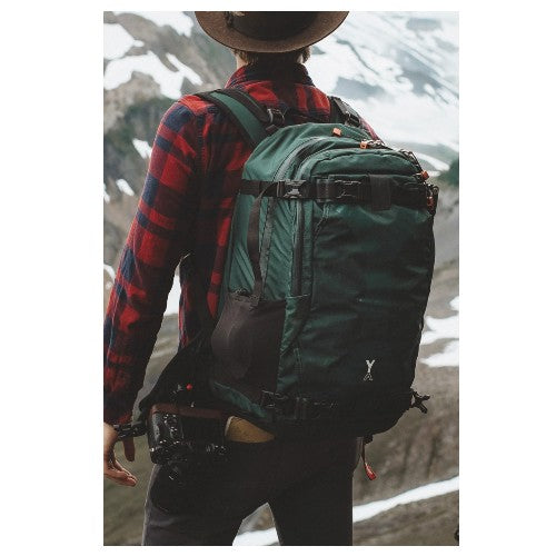 NYA-EVO Fjord 36 Adventure, Kamerarucksack aus ECONYL, Tannengrün