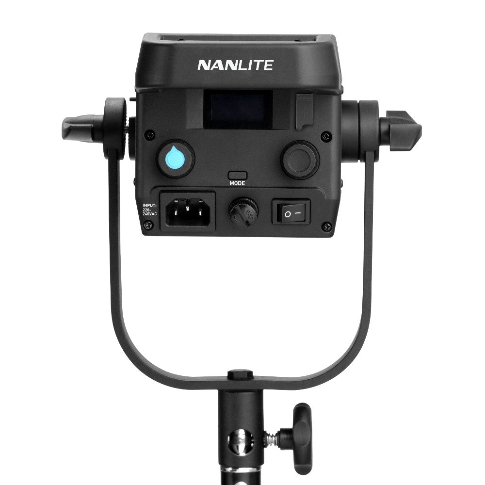 Nanlite FS-150B LED Spot Light Kit Triple (avec pied de lumière et boîte à lumière)