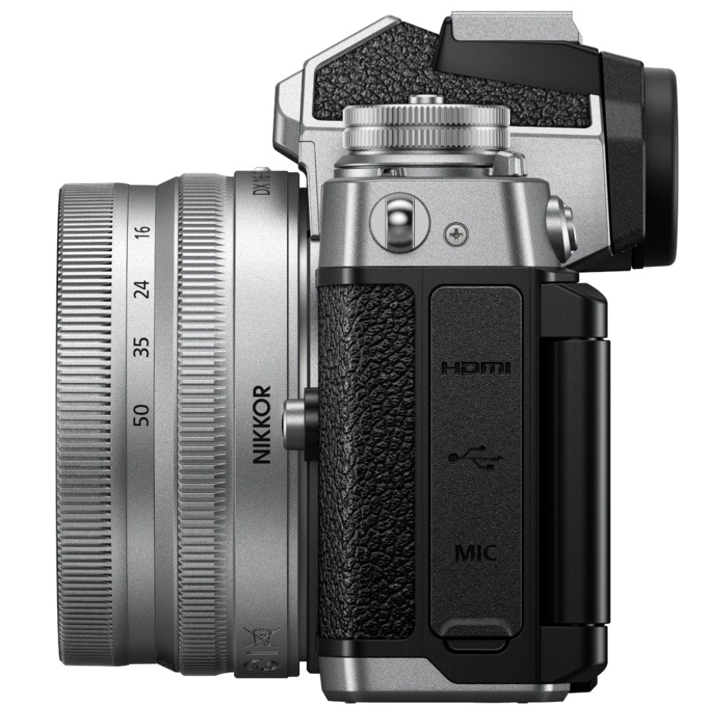 Nikon Z fc + DX 16-50 Silber