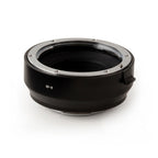 Urth Objektiv-Mount-Adapter: kompatibel mit Canon (EF/EF-S) Objektiv an Sony E-Kameragehäuse (elektronisch)