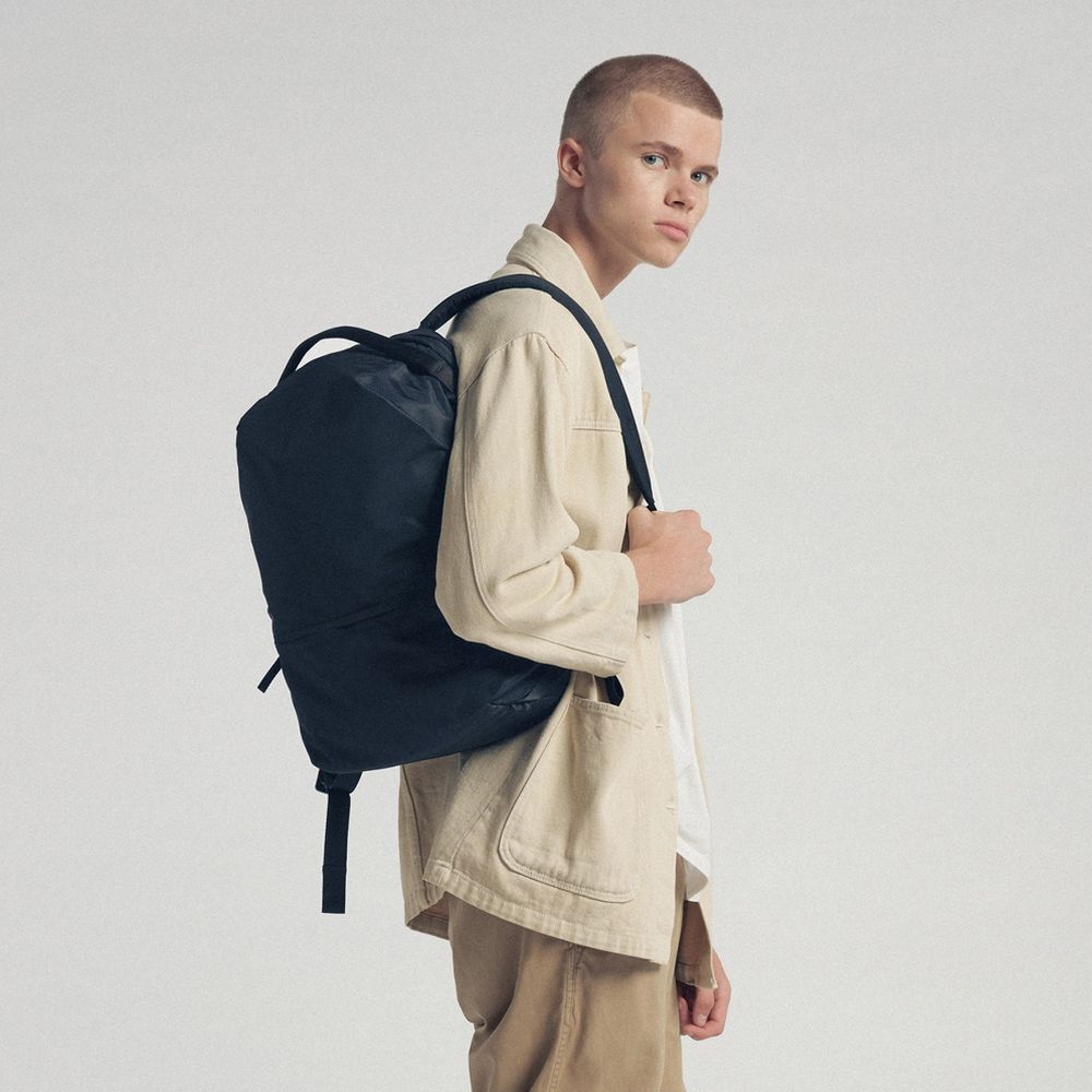 Urth Arkose 20L Backpack (black)
