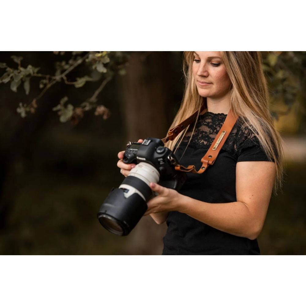 The Hantler Camera Neck strap Chestnut / Brass