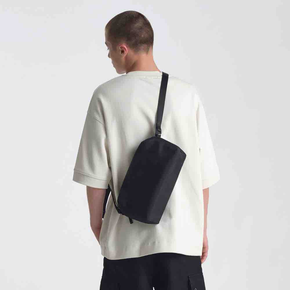 Urth Dolomite Kamera Sling schwarz