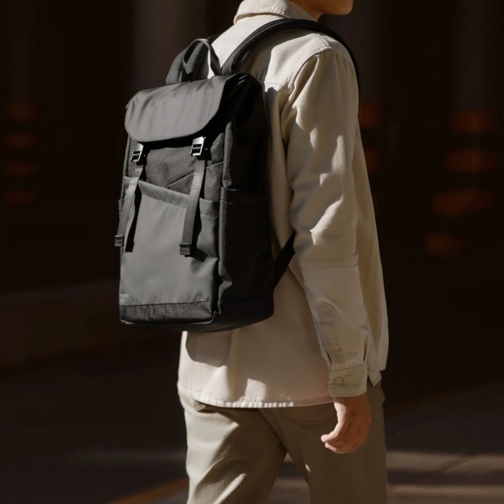 Tomtoc Slash-T64 Flip Laptop-Rucksack, Meteorit