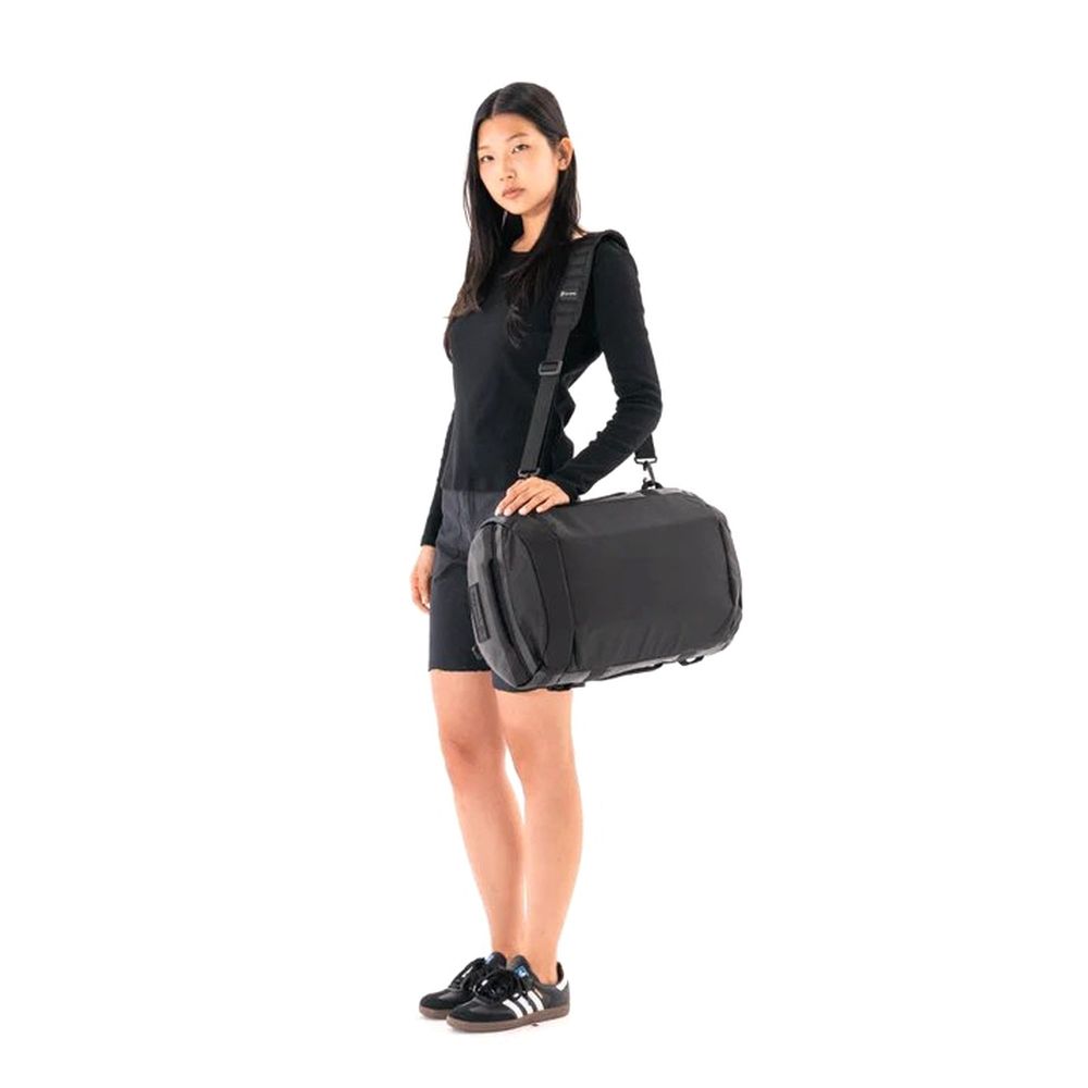 WANDRD CARRYALL Duffel Schultergurt schwarz