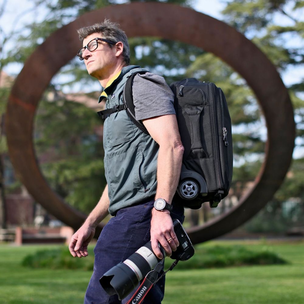 Think Tank Essentials Convertible Rucksack auf Rollen