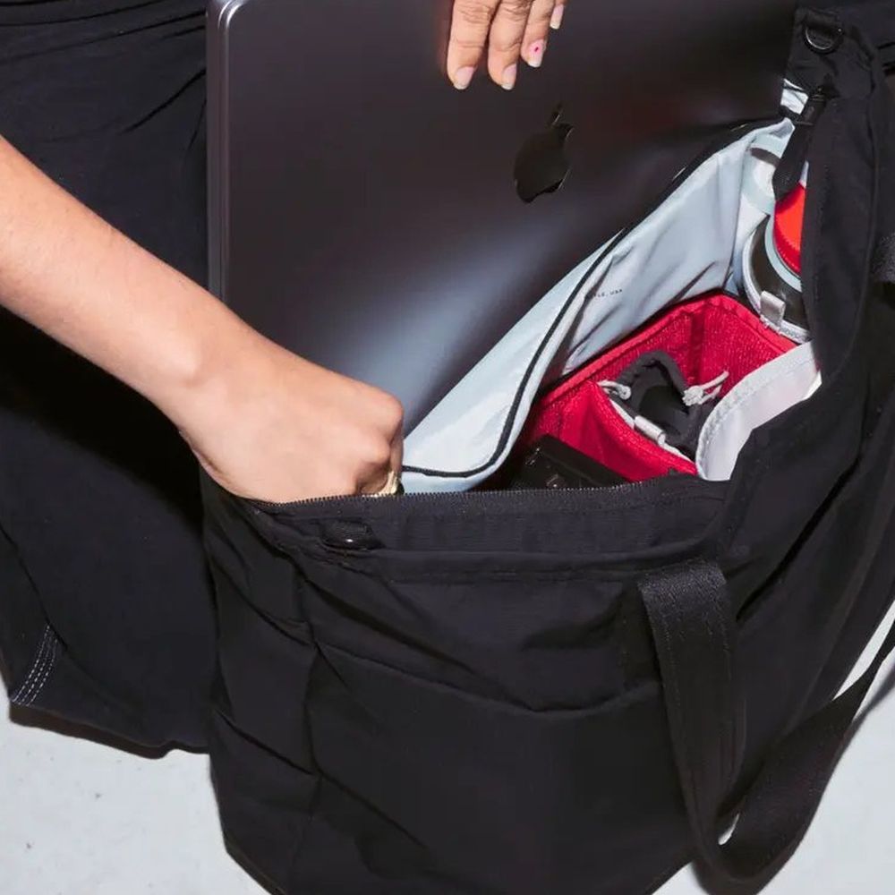 Moment Everything Tech Tote 19L - V2 - noir
