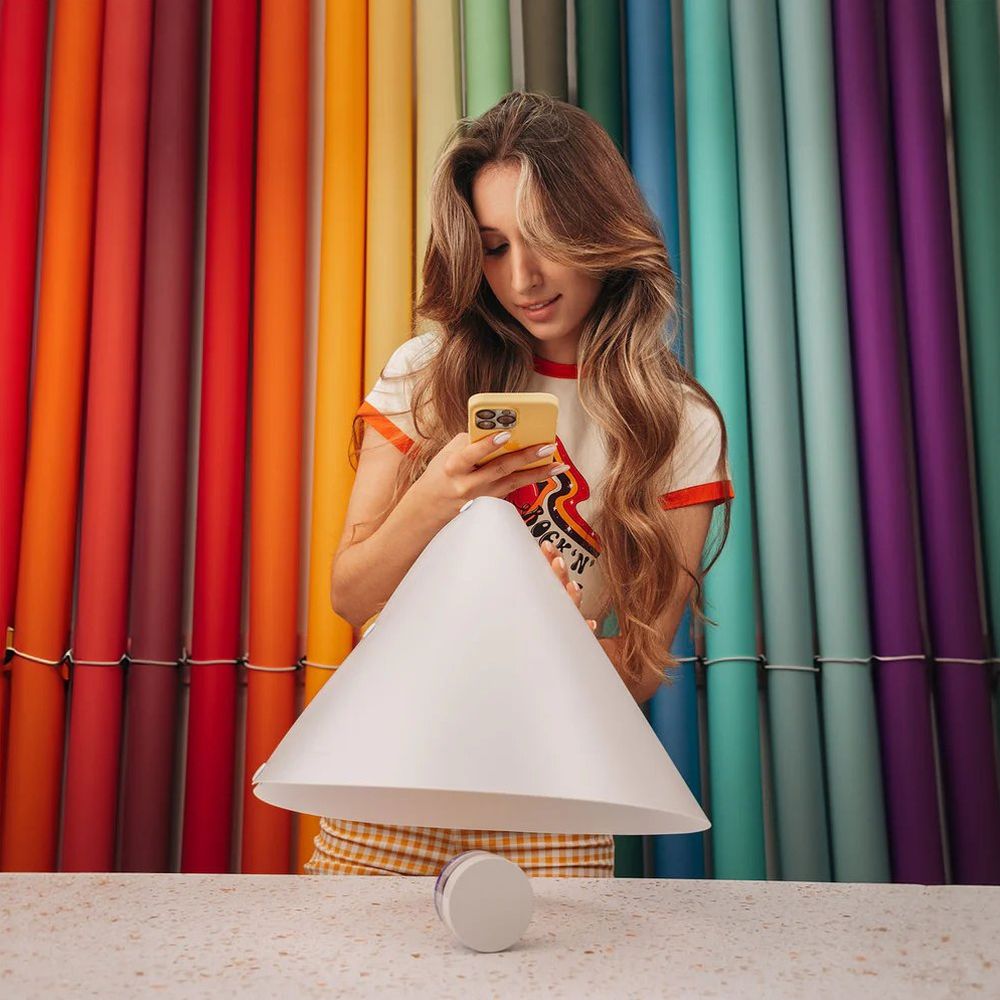 V-Flat The Light Cone x Karl Taylor - Téléphone