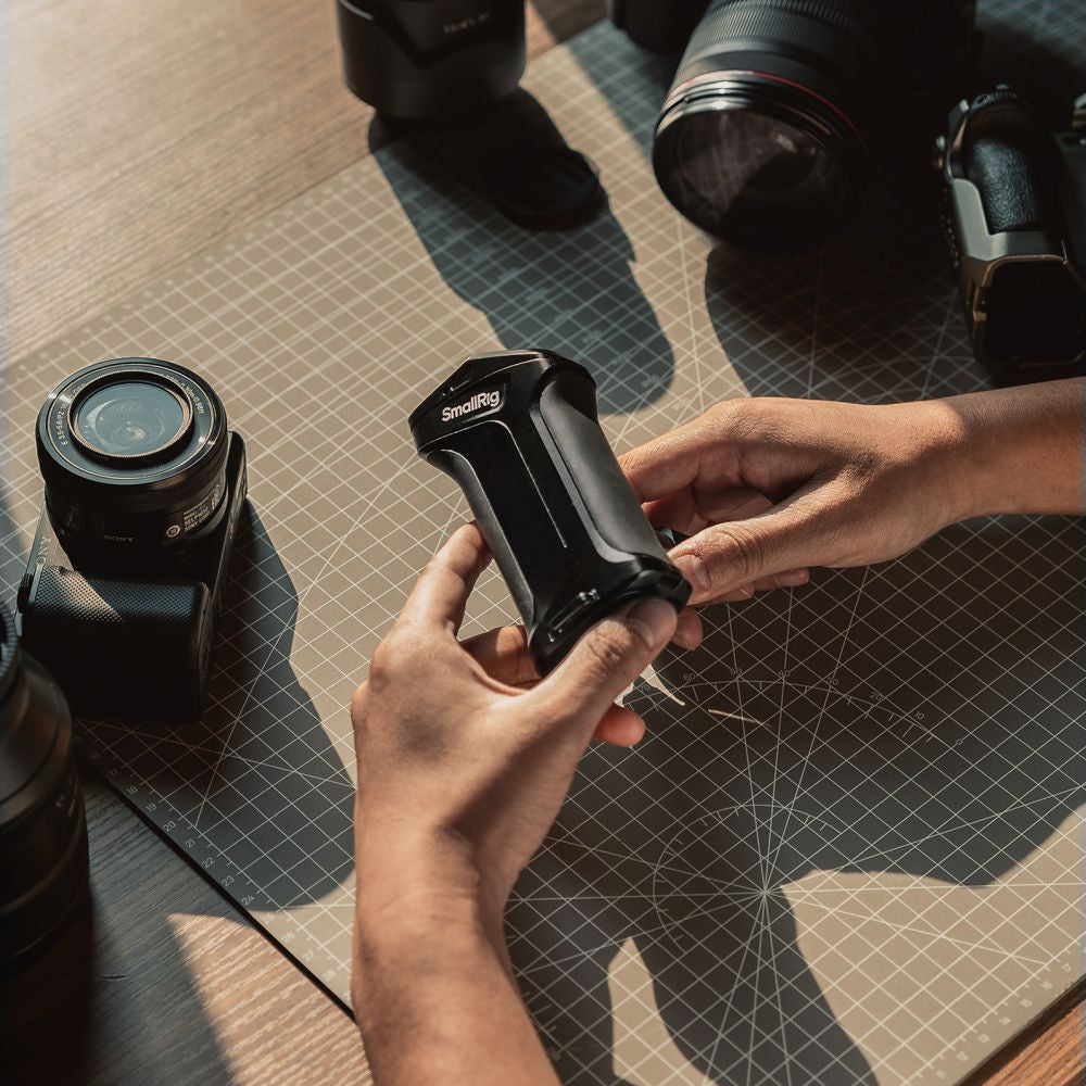 SmallRig 5235 Drehbarer Seitenhandgriff mit Trigger REC für ausgewählte Canon / Blackmagic Design Kameras