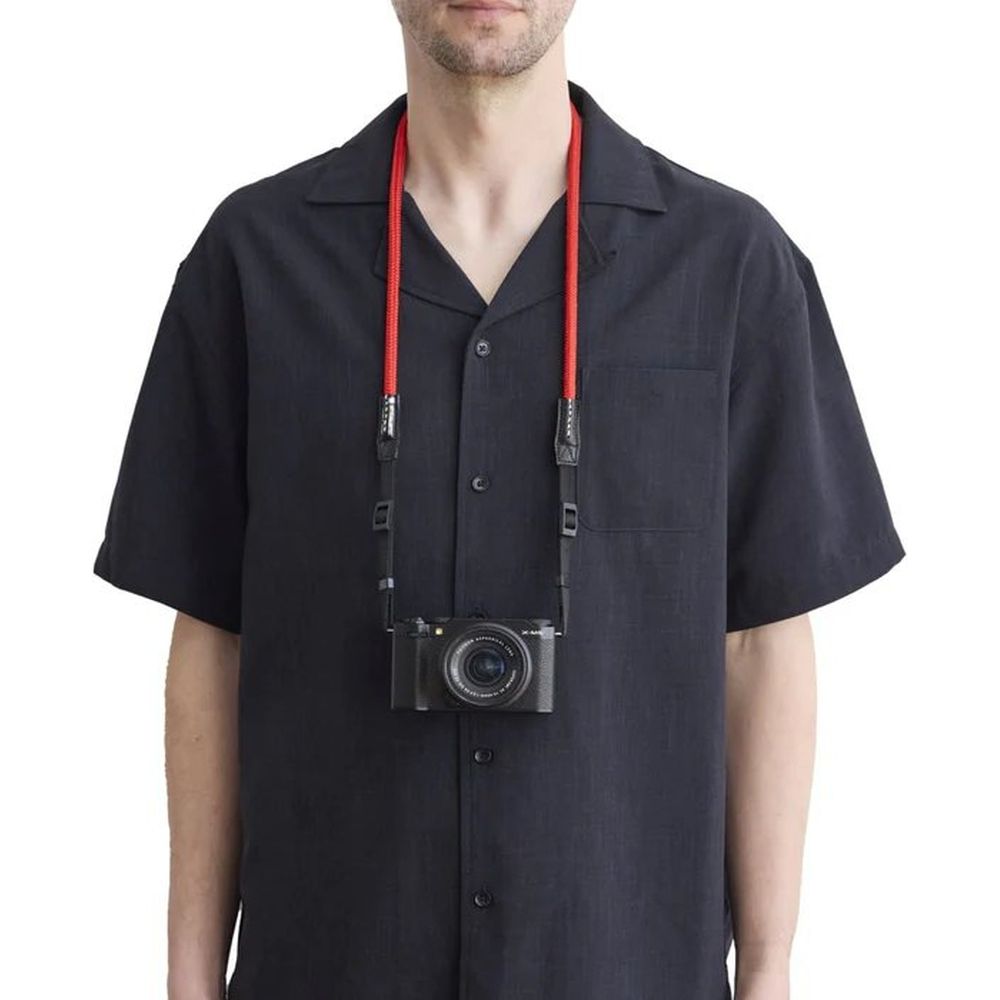 Artisan & Artist ACAM 307A Kameragurt, rot