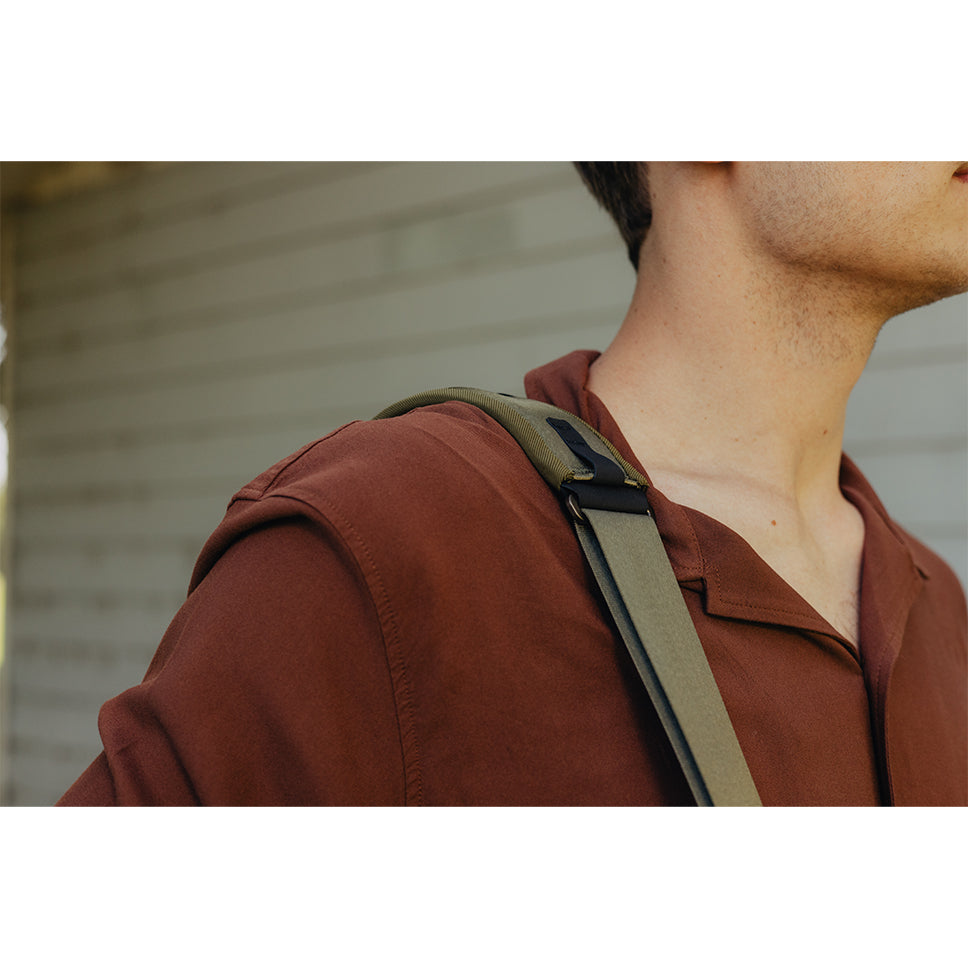Peak Design Everyday Messenger Slingtasche – Kelp – 13 l