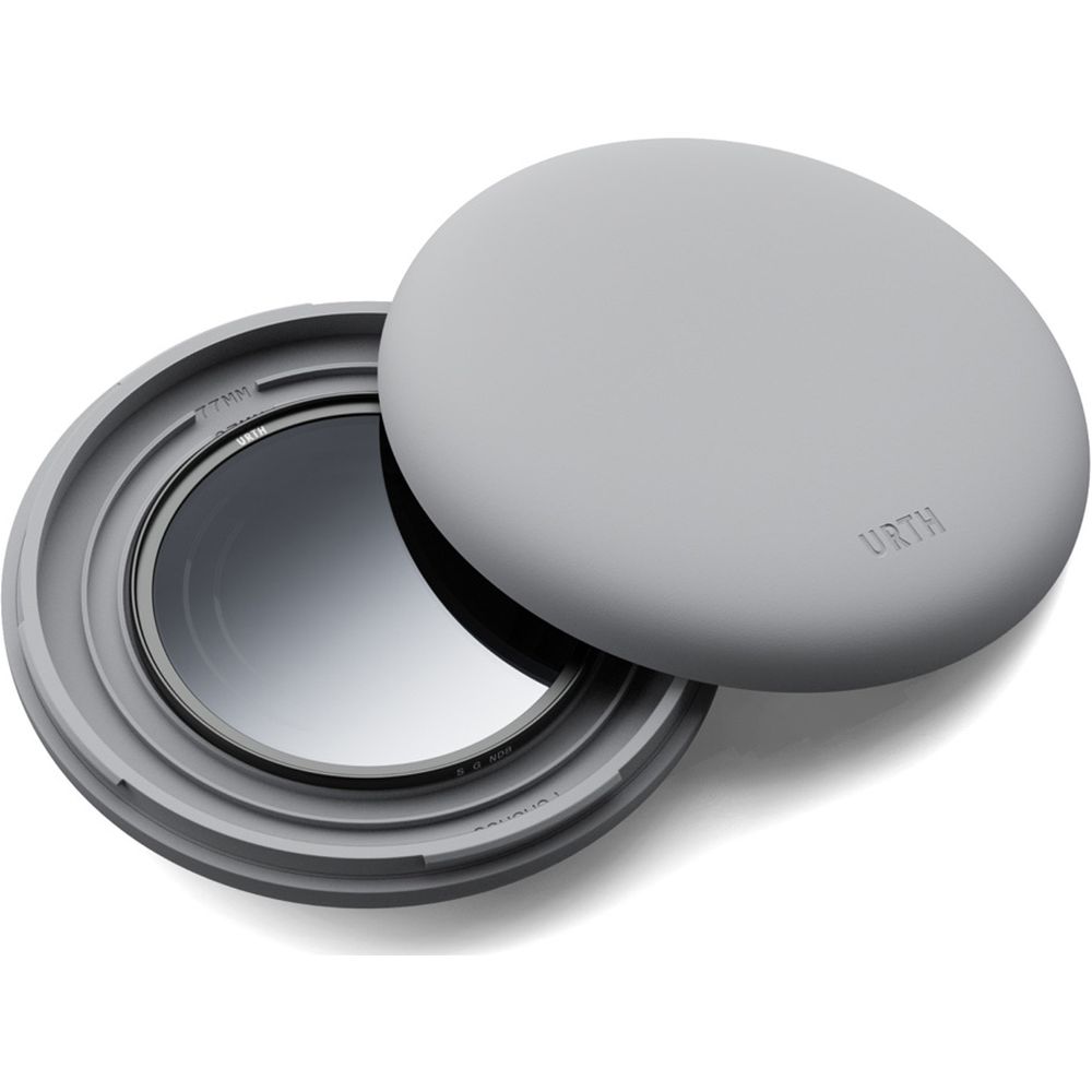 Urth 67mm Magnetic Soft Graduated ND8 (3 Stop) Filter Plus+