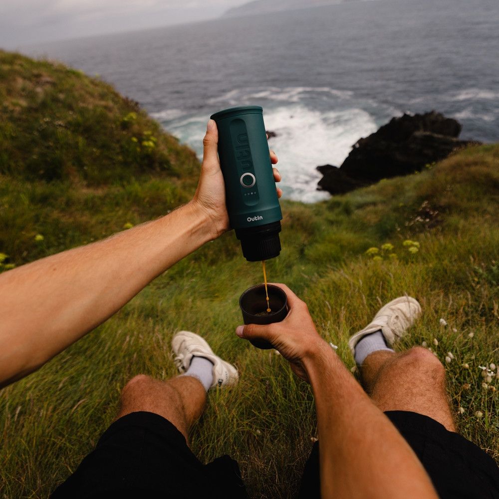 OutIn Nano Portable Electric Espresso Machine – Bleu sarcelle