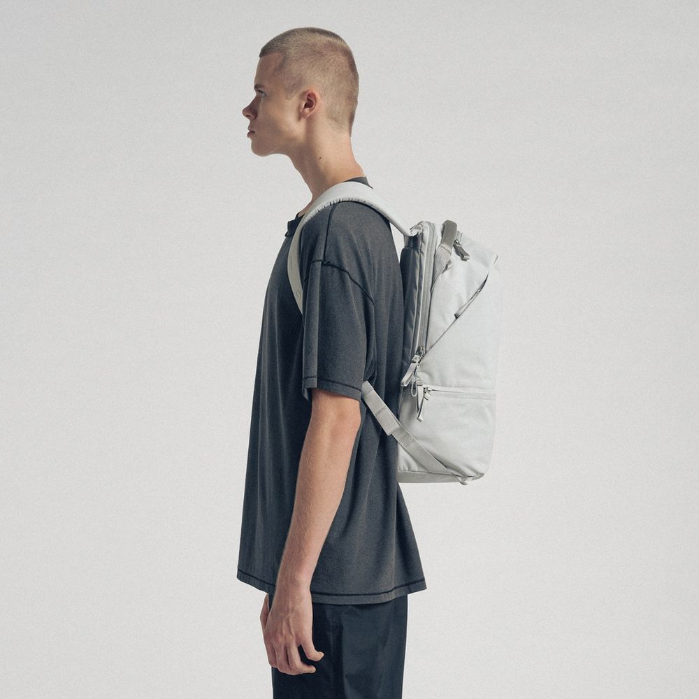 Urth Arkose 20L Backpack (Ash Grey) OUTLET
